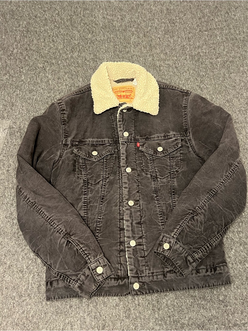Levi’s 70598 Sherpa Lined Corduroy Trucker Jacket – Men’s Size Medium
